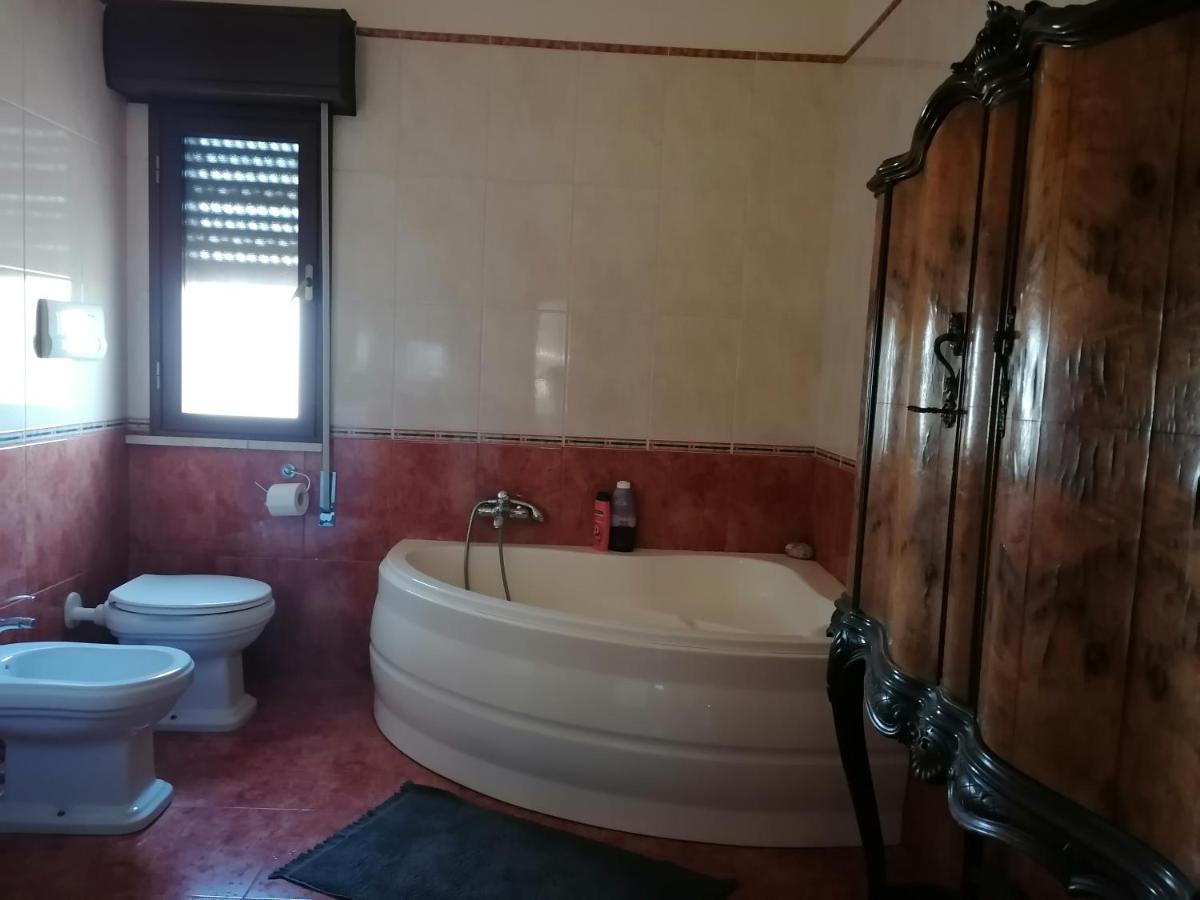 Gmb Villa Rosy Gela Bagian luar foto